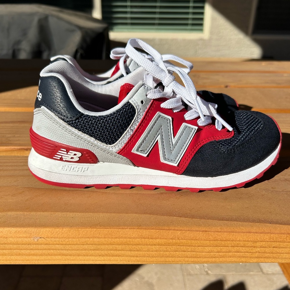 New Balance 574 Women’s 7.5 Red and Blue Sneakers